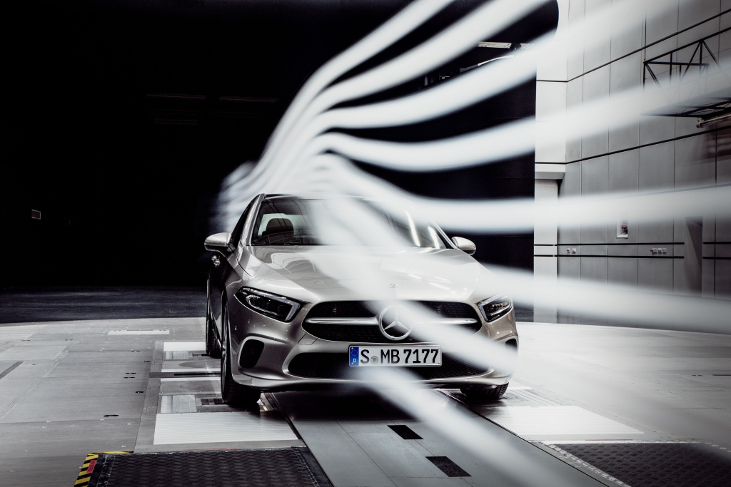 Mercedes gaat vanaf eind dit jaar een sedanversie leveren van de A-klasse.