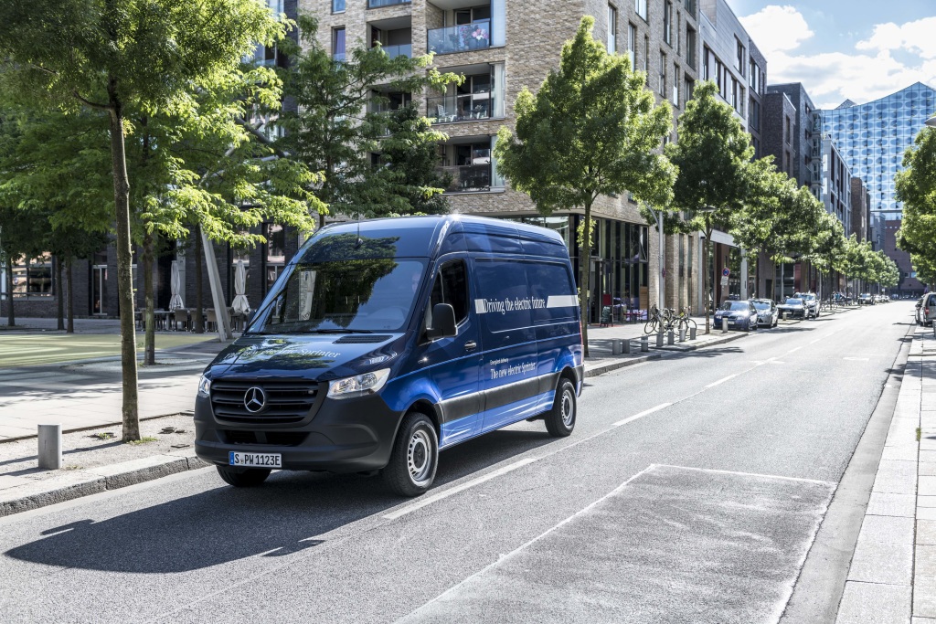 Later dit jaar verschijnt de elektrische Mercedes eVito volgend jaar gevolgd door de eSprinter.