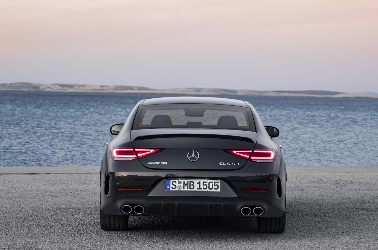 Mercedes lanceert een nieuwe 3 liter gelektrificeerde benzinemotor in de CLS en de coup en cabrio van de E-klasse.