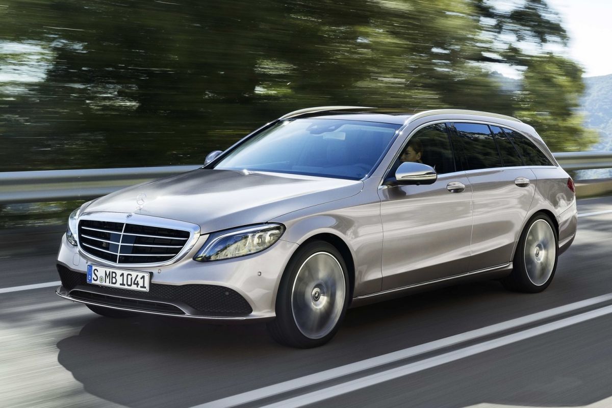 Mercedes verwacht een lagere winst in 2018 door importheffingen in China en gevolgen van het dieselschandaal.
