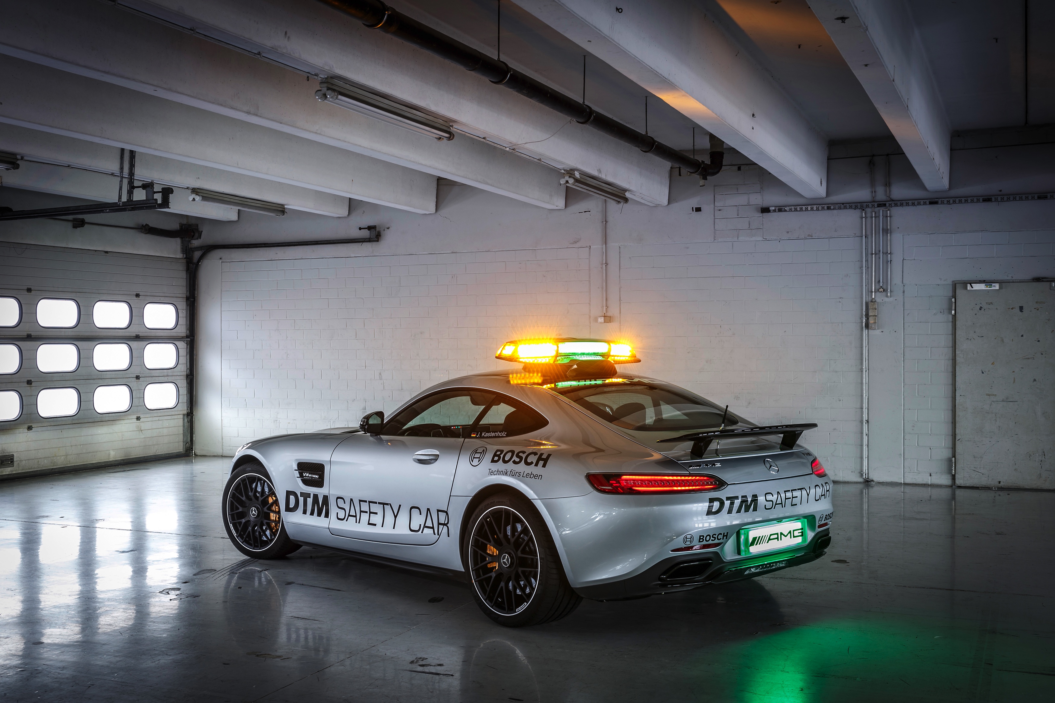 De DTM krijgt dezelfde safety car als de Formule 1. Komend weekend komt de Mercedes-AMG GT S voor het eerst in actie in de tweede DTM race van het seizoen op EuroSpeedway Lausitz.