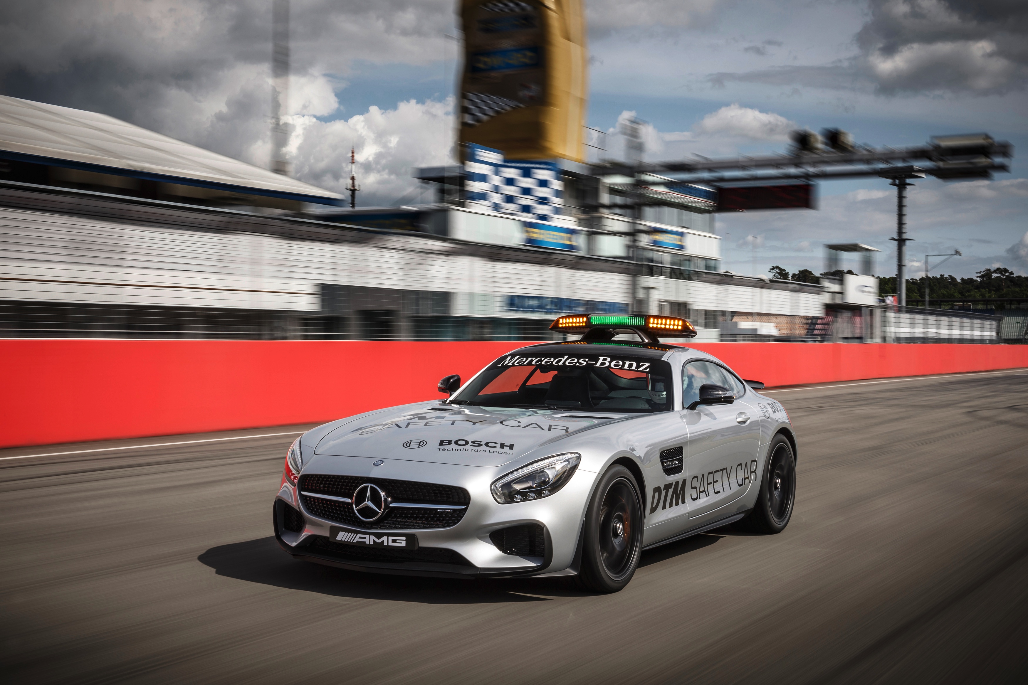 De DTM krijgt dezelfde safety car als de Formule 1. Komend weekend komt de Mercedes-AMG GT S voor het eerst in actie in de tweede DTM race van het seizoen op EuroSpeedway Lausitz.