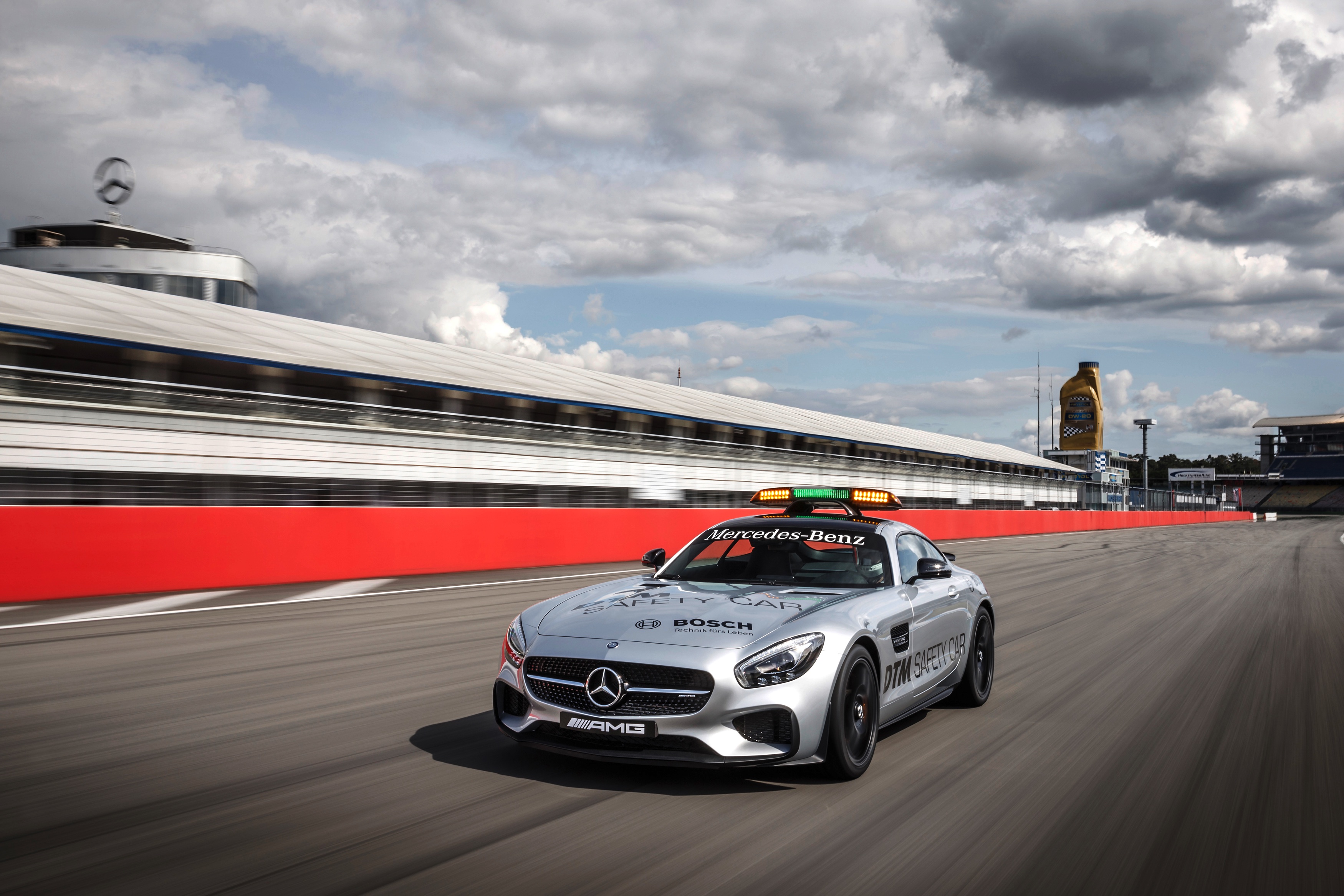 De DTM krijgt dezelfde safety car als de Formule 1. Komend weekend komt de Mercedes-AMG GT S voor het eerst in actie in de tweede DTM race van het seizoen op EuroSpeedway Lausitz.