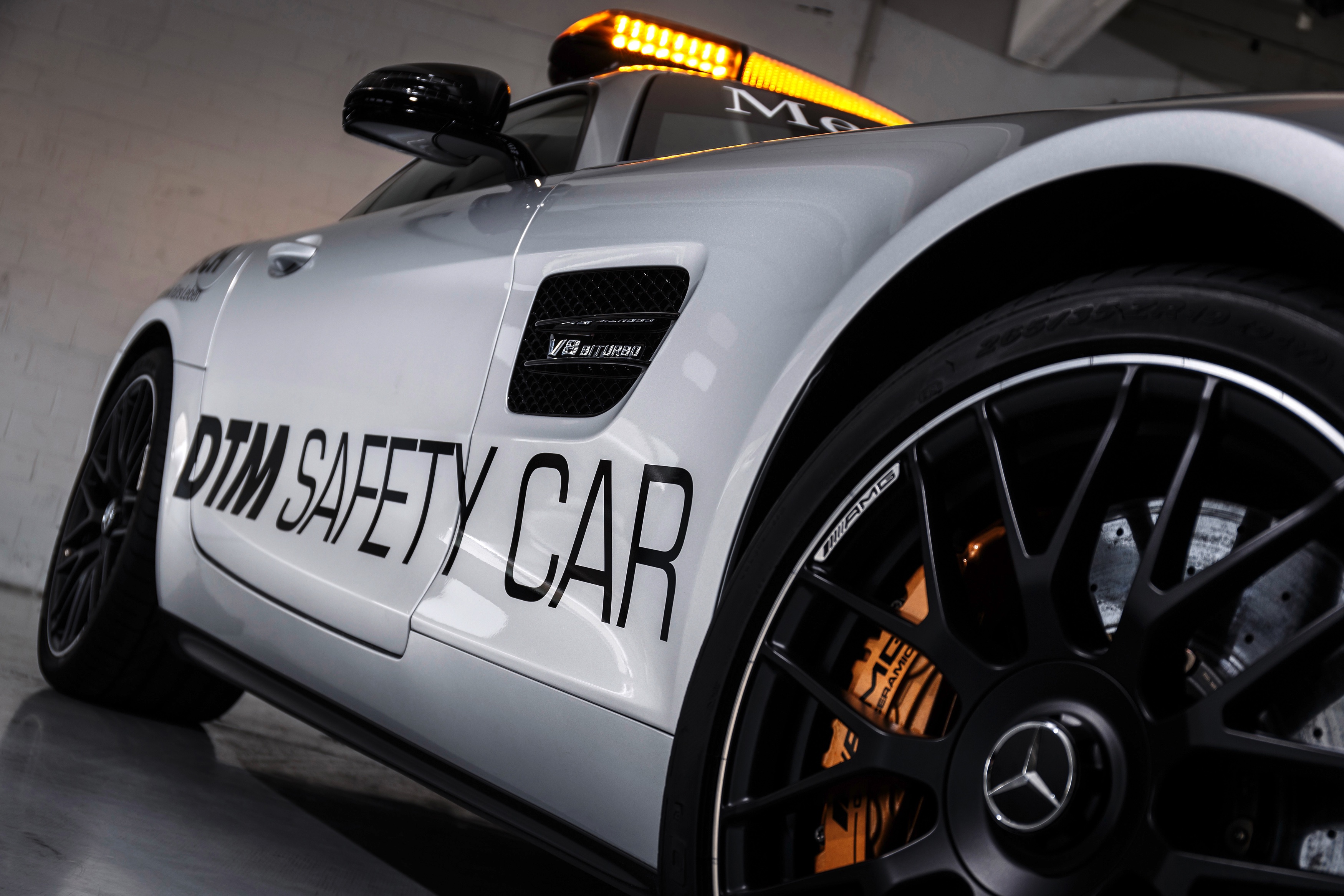 De DTM krijgt dezelfde safety car als de Formule 1. Komend weekend komt de Mercedes-AMG GT S voor het eerst in actie in de tweede DTM race van het seizoen op EuroSpeedway Lausitz.