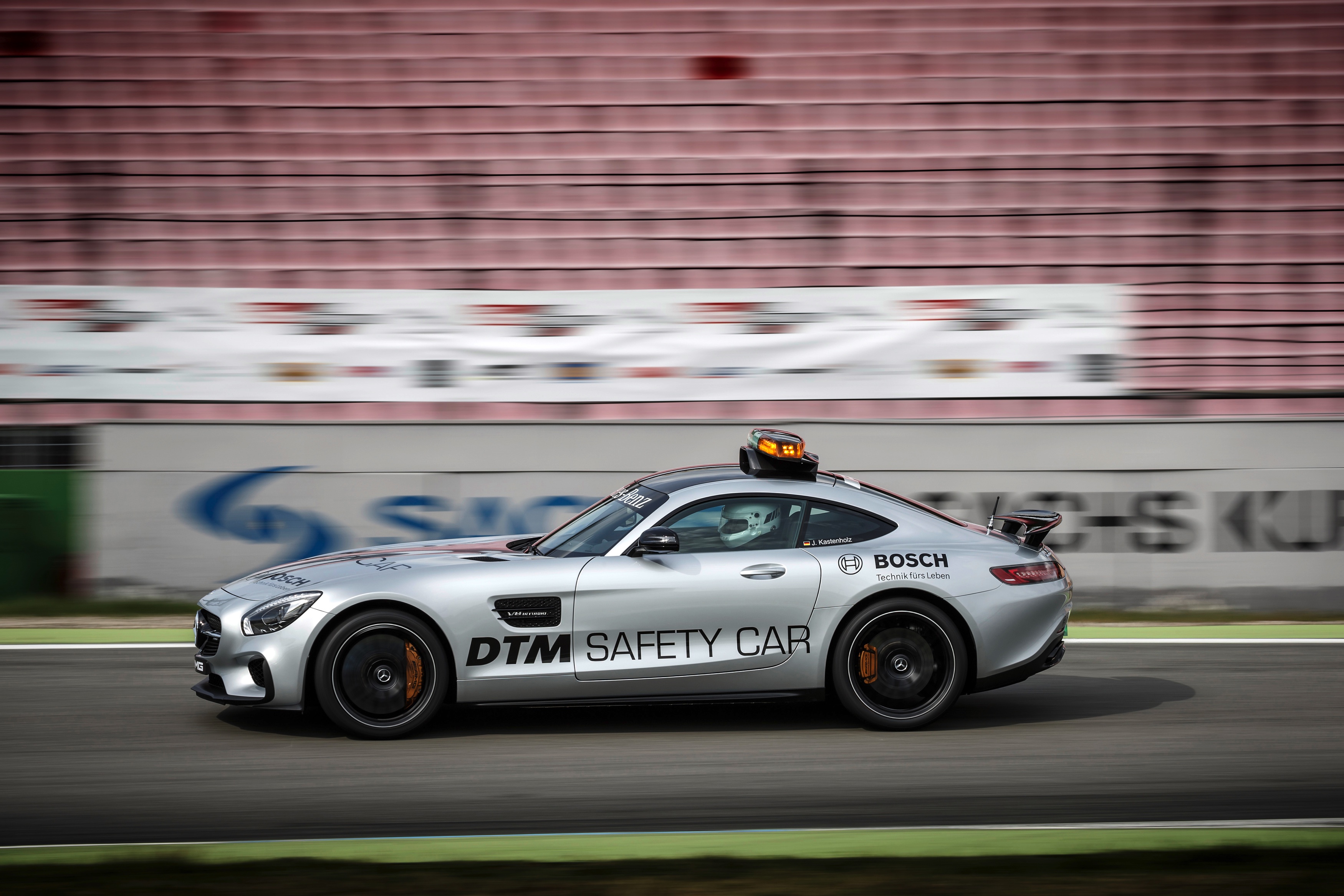 De DTM krijgt dezelfde safety car als de Formule 1. Komend weekend komt de Mercedes-AMG GT S voor het eerst in actie in de tweede DTM race van het seizoen op EuroSpeedway Lausitz.