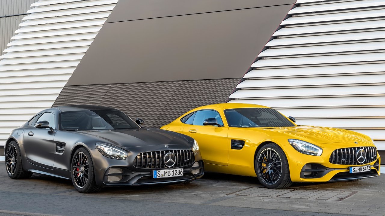 Mercedes-Benz vond het hoog tijd dat de AMG GT een facelift kreeg. Dat is nu gebeurd en het levert ook meteen een nieuwe limited edition-uitvoering op ter gelegenheid van het 50-jarig bestaan van AMG.