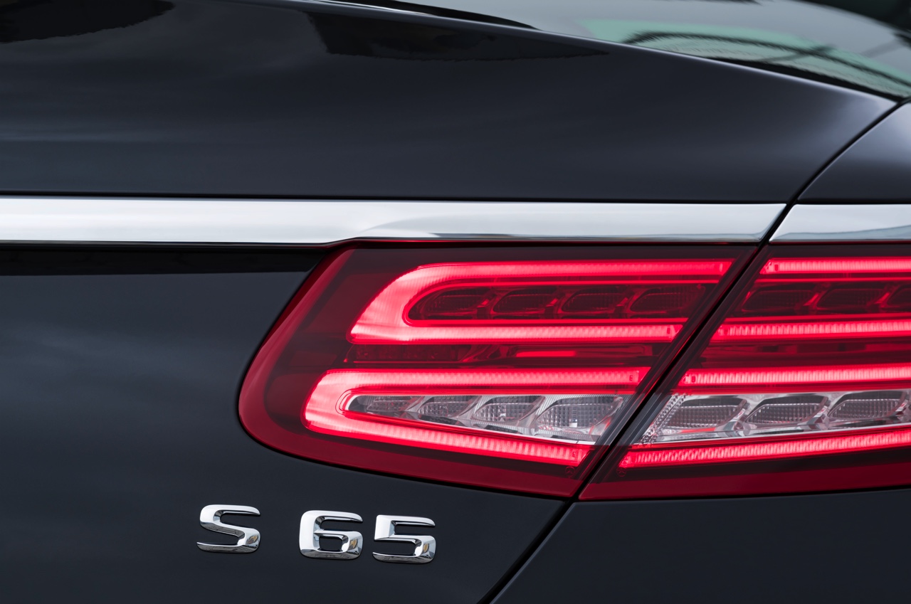 Mercedes-AMG S 65 Cabriolet biedt het summum van cabriolet rijden met prestige en vermogen. De S-Klasse Cabriolet levert met zijn V12 maar liefst 630 pk.