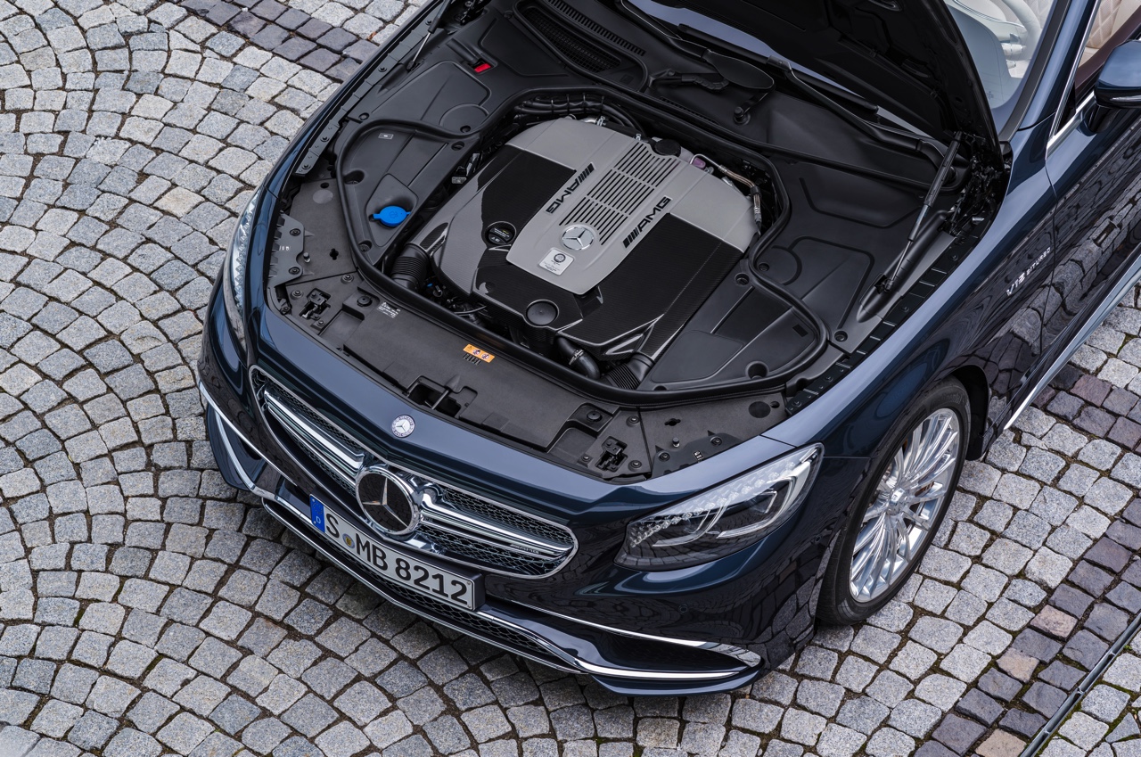 Mercedes-AMG S 65 Cabriolet biedt het summum van cabriolet rijden met prestige en vermogen. De S-Klasse Cabriolet levert met zijn V12 maar liefst 630 pk.
