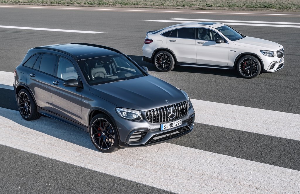 De Mercedes-Benz GLC en GLC Coup krijgen er een sportief broertje bij in de vorm van de AMG-versies van de autos. De SUVs bereiken in slechts 3,8 seconden de 100 km/h.