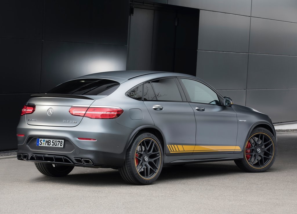 De Mercedes-Benz GLC en GLC Coup krijgen er een sportief broertje bij in de vorm van de AMG-versies van de autos. De SUVs bereiken in slechts 3,8 seconden de 100 km/h.