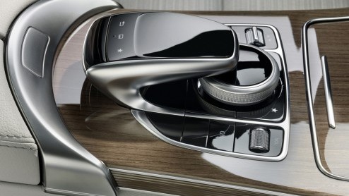 Rijtest nieuwe Mercedes C-Klasse. De nieuwe C-Klasse van Mercedes is een S in compacte vorm.