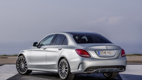 Rijtest nieuwe Mercedes C-Klasse. De nieuwe C-Klasse van Mercedes is een S in compacte vorm.