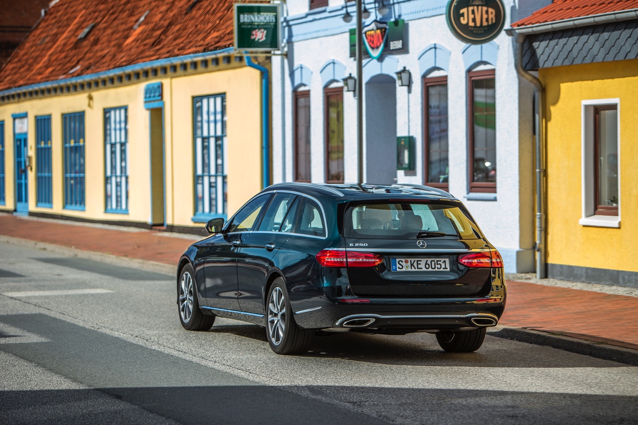 AutoVandaag deed een rijtest met de nieuwe Mercedes-Benz E-Klasse Estate in de uitvoering E220d.