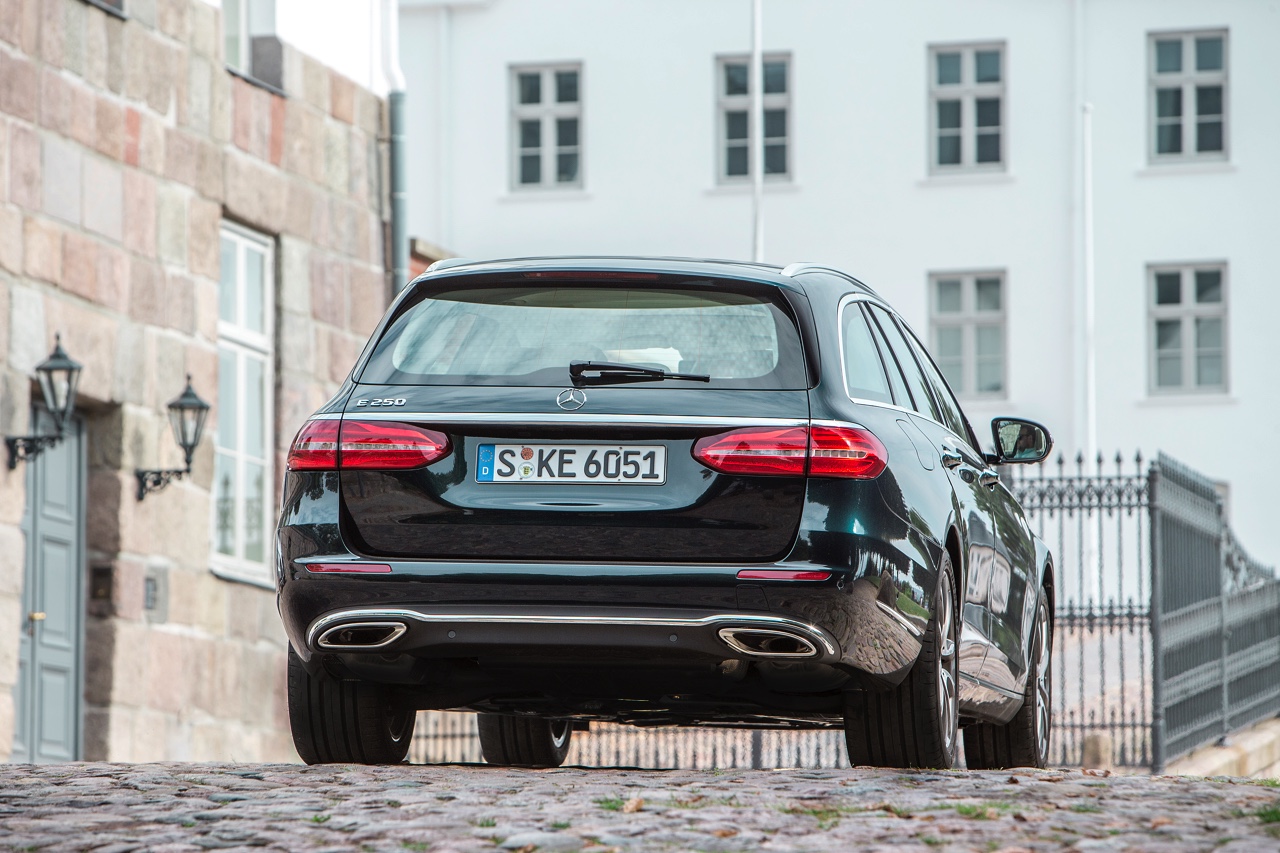AutoVandaag deed een rijtest met de nieuwe Mercedes-Benz E-Klasse Estate in de uitvoering E220d.