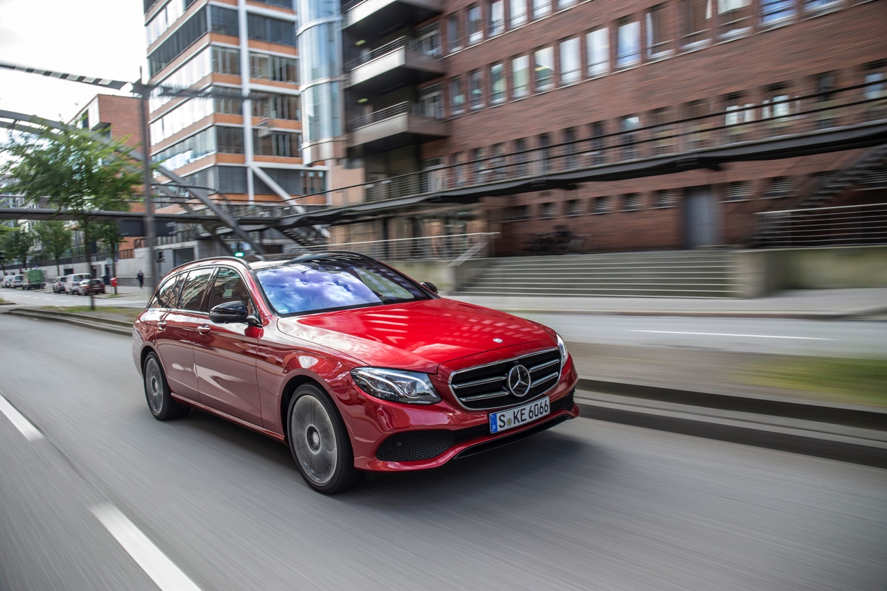 AutoVandaag deed een rijtest met de nieuwe Mercedes-Benz E-Klasse Estate in de uitvoering E220d.