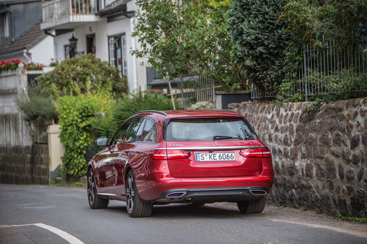 AutoVandaag deed een rijtest met de nieuwe Mercedes-Benz E-Klasse Estate in de uitvoering E220d.