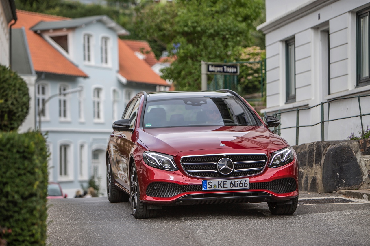 AutoVandaag deed een rijtest met de nieuwe Mercedes-Benz E-Klasse Estate in de uitvoering E220d.