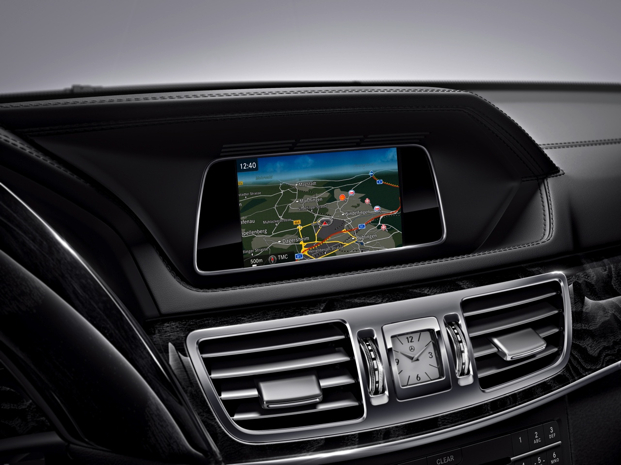 Nieuwe Comand Online telematica met infotainmentsysteem voor Mercedes-Benz E-Klasse in 2015.