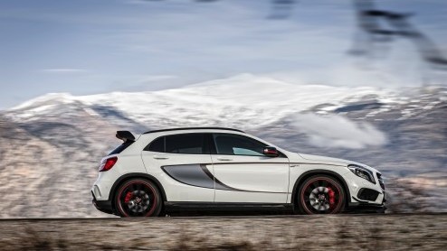 Test Mercedes GLA 200 CDI offroad en GLA 45 AMG, de GLA-Klasse crossover van Mercedes-Benz met 4Matic vierwielaandrijving of voorwielaandrijving.