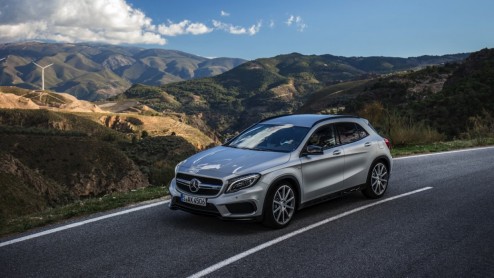 Test Mercedes GLA 200 CDI offroad en GLA 45 AMG, de GLA-Klasse crossover van Mercedes-Benz met 4Matic vierwielaandrijving of voorwielaandrijving.