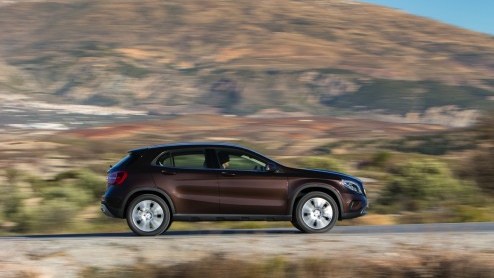 Test Mercedes GLA 200 CDI offroad en GLA 45 AMG, de GLA-Klasse crossover van Mercedes-Benz met 4Matic vierwielaandrijving of voorwielaandrijving.
