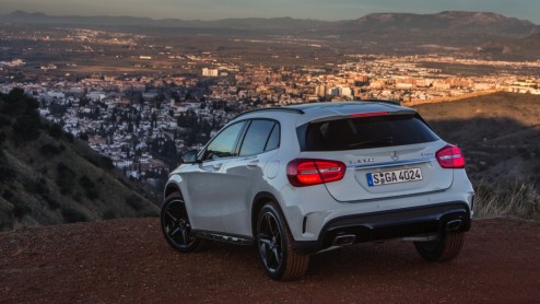 Test Mercedes GLA 200 CDI offroad en GLA 45 AMG, de GLA-Klasse crossover van Mercedes-Benz met 4Matic vierwielaandrijving of voorwielaandrijving.