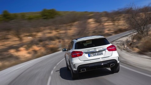 Test Mercedes GLA 200 CDI offroad en GLA 45 AMG, de GLA-Klasse crossover van Mercedes-Benz met 4Matic vierwielaandrijving of voorwielaandrijving.