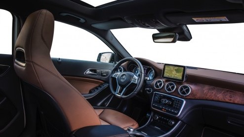 Test Mercedes GLA 200 CDI offroad en GLA 45 AMG, de GLA-Klasse crossover van Mercedes-Benz met 4Matic vierwielaandrijving of voorwielaandrijving.