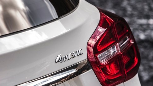 Test Mercedes GLA 200 CDI offroad en GLA 45 AMG, de GLA-Klasse crossover van Mercedes-Benz met 4Matic vierwielaandrijving of voorwielaandrijving.