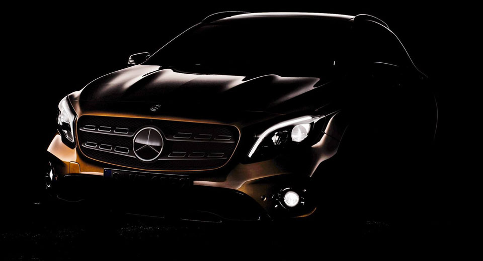 De Mercedes-Benz GLA krijgt voor het volgende modeljaar een facelift, zo blijkt uit een teaser die het merk de wereld in heeft gestuurd.