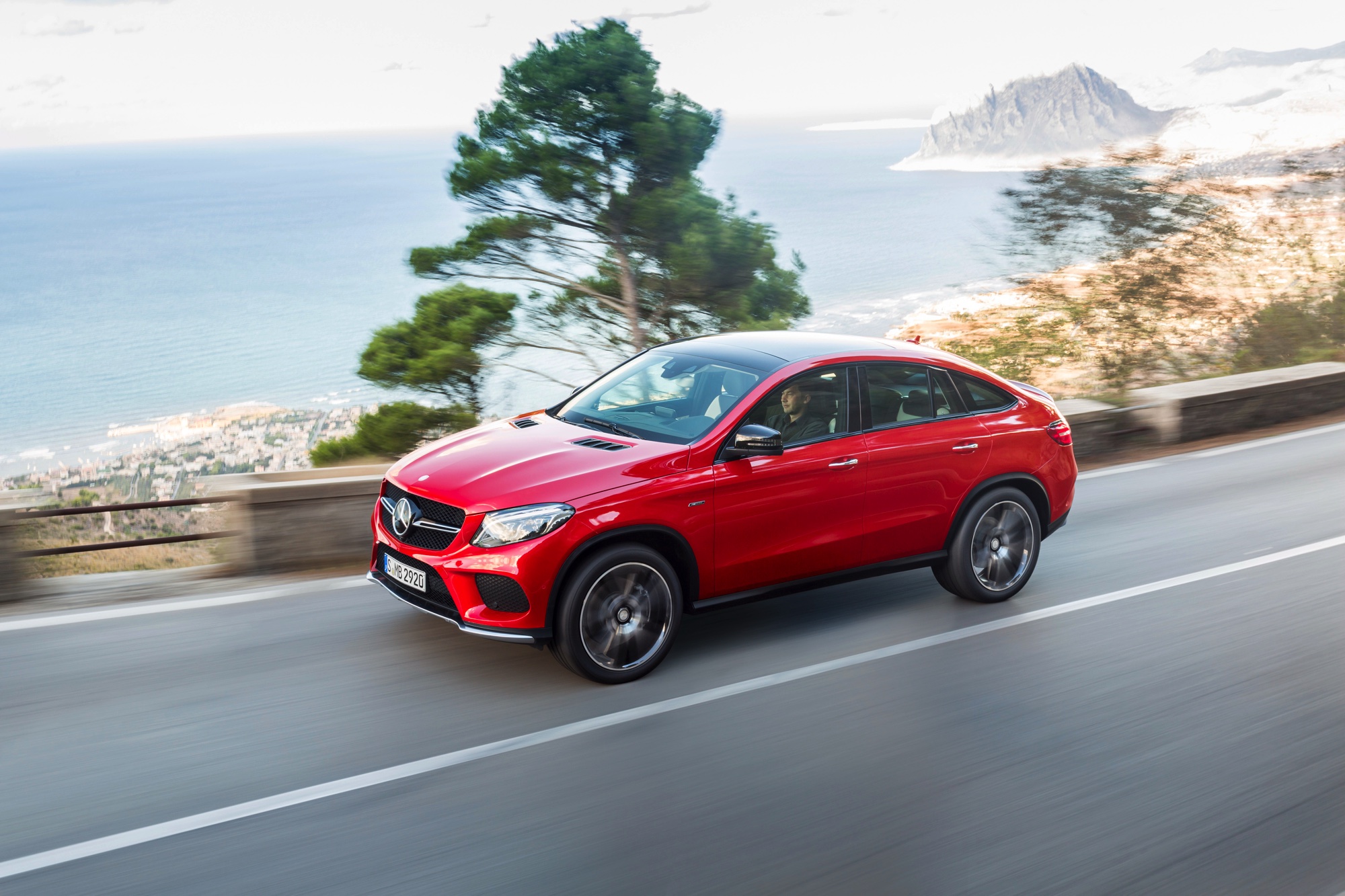 De Mercedes-Benz GLE Coup wordt leverbaar met vier benzinemotoren en n diesel. En vandaag zijn de vanafprijzen bekendgemaakt.