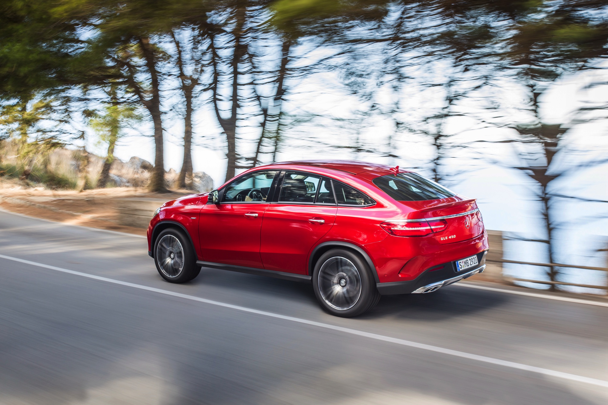 De Mercedes-Benz GLE Coup wordt leverbaar met vier benzinemotoren en n diesel. En vandaag zijn de vanafprijzen bekendgemaakt.