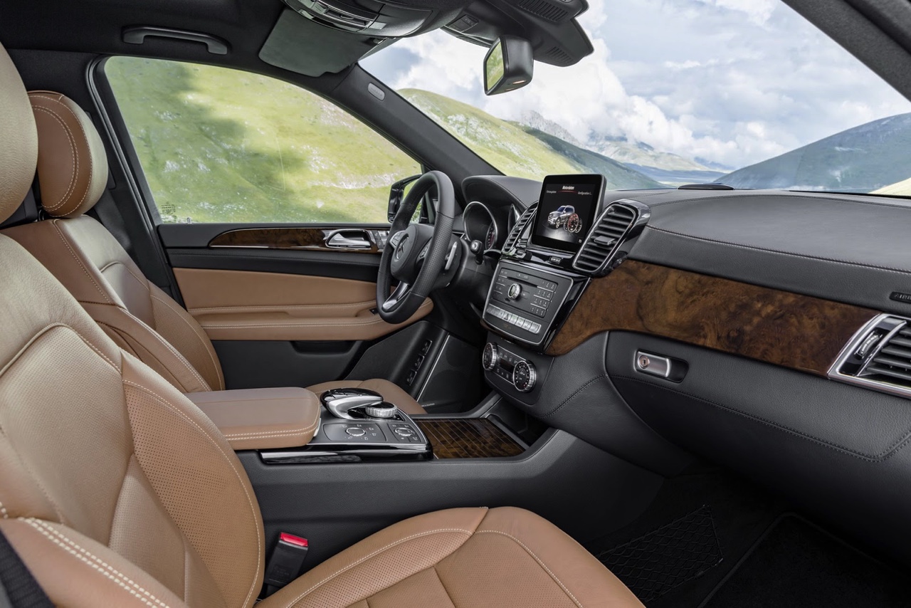 De nieuwe Mercedes-Benz GLS X166 is een feit. We zetten de prijzen en uitvoeringen van de GL-opvolger op een rij. Ook de Mercedes-AMG GLS 63 is al onthuld.