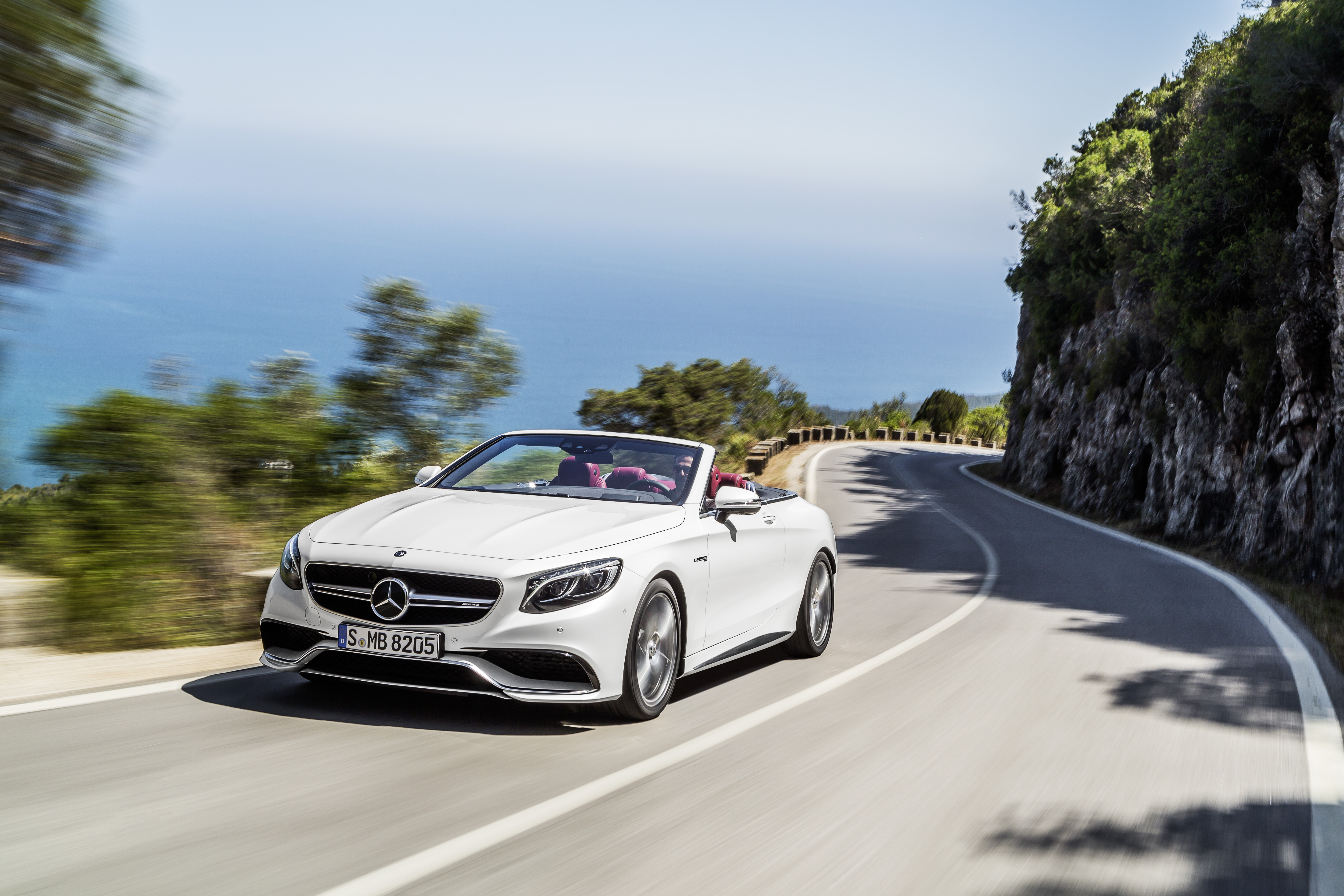 Mercedes brengt de S-Klasse Cabriolet vanaf april 2016 ook als AMG uit. Later volgt ook de Mercedes-AMG S 65 Cabriolet, beiden met 4Matic.