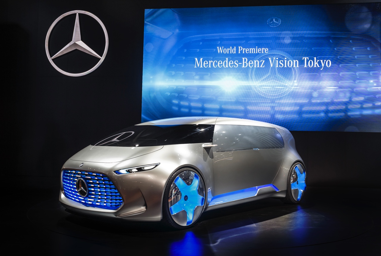 De Mercedes-Benz Vision Tokyo is een studiemodel, ontwikkeld voor Generatie Z. De Concept Car op de Tokyo Motor Show is daarom een rijdende lounge, met elektrische aandrijving en brandstofcel.