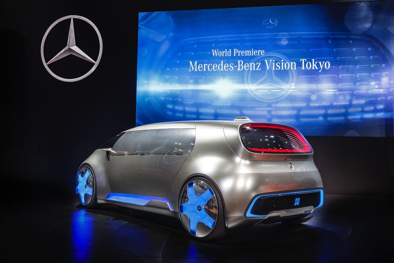 De Mercedes-Benz Vision Tokyo is een studiemodel, ontwikkeld voor Generatie Z. De Concept Car op de Tokyo Motor Show is daarom een rijdende lounge, met elektrische aandrijving en brandstofcel.