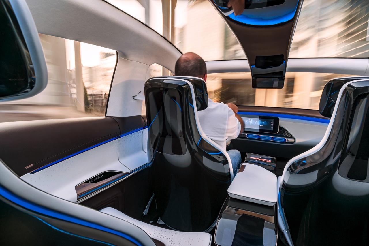 Mercedes start offensief elektrische auto's met Generation EQ. Dit nieuwe label omvat meer dan alleen een range elektrische auto's. Lees er hier alles over.