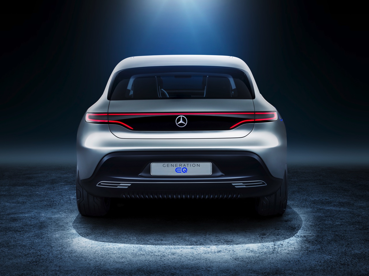 Mercedes start offensief elektrische auto's met Generation EQ. Dit nieuwe label omvat meer dan alleen een range elektrische auto's. Lees er hier alles over.