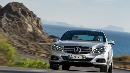 Volgens diverse Duitse media is Mercedes-Benz bezig met de ontwikkeling van een nieuwe generatie zes-in-lijn benzinemotor. De nieuwe motor zou in 2016 moeten debuteren in de nieuwe E-klasse en SL.
