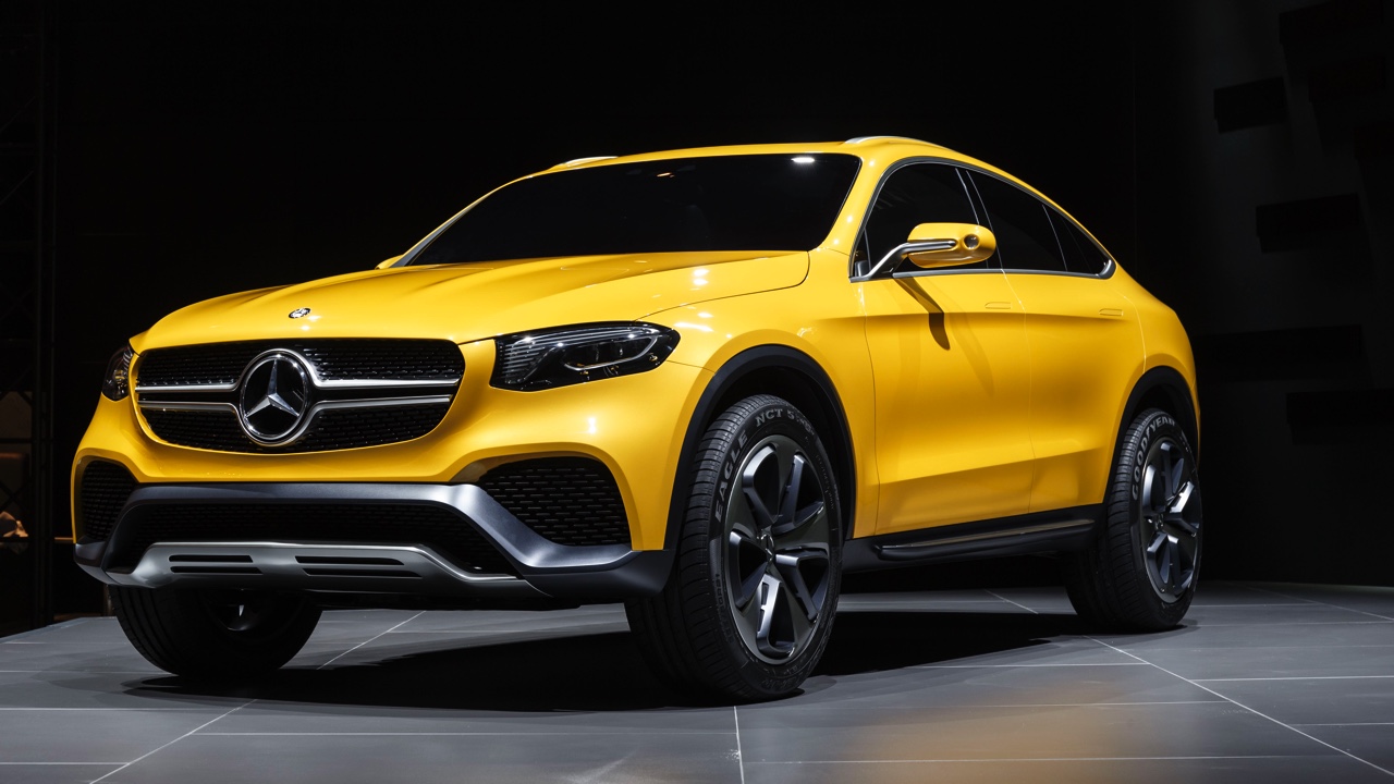Mercedes-Benz onthult primeurs CLA-facelift, nieuwe GLC Coupe, E 43 AMG en C 63 AMG Cabriolet op NYIAS 206, de New York Auto Show.