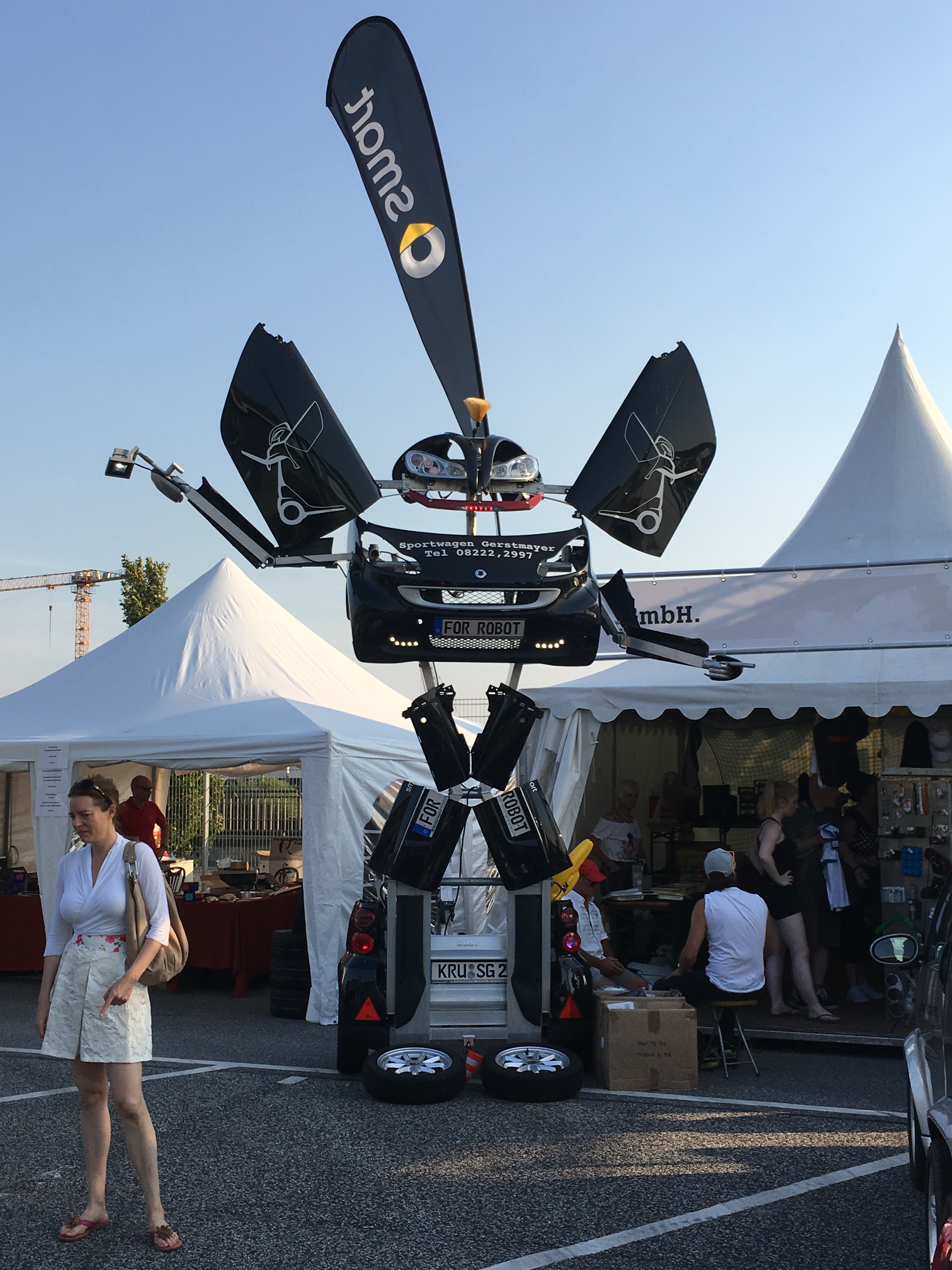 Een verslag van Smart Times 2016, waar een nieuw wereldrecord werd gevestigd bij de Smart-parade.