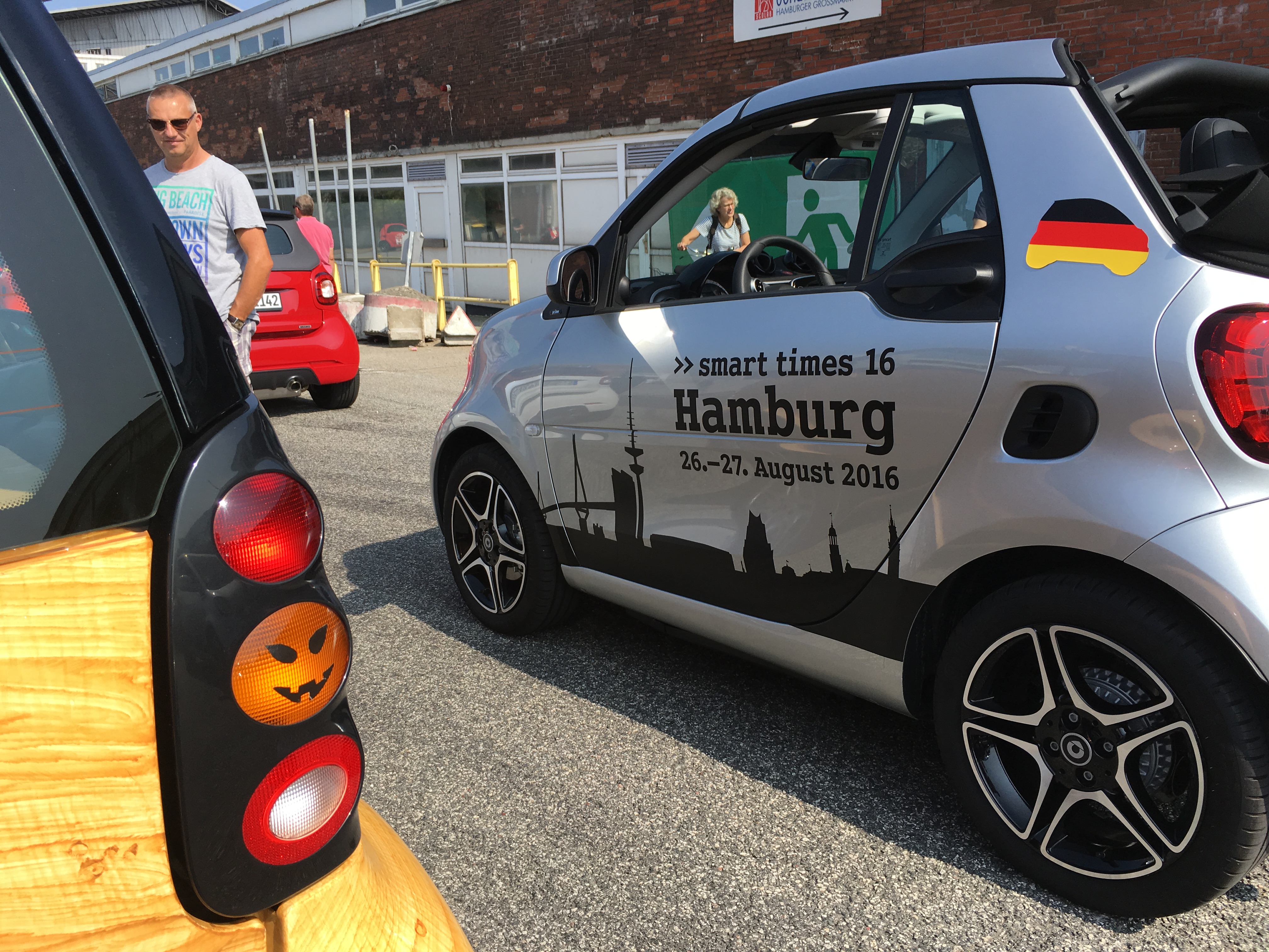 Een verslag van Smart Times 2016, waar een nieuw wereldrecord werd gevestigd bij de Smart-parade.