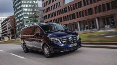 Autotest Mercedes-Benz V 250 BlueTEC, de nieuwe V-Klasse als ruime MPV voor VIP-shuttles en taxi-vervoer.