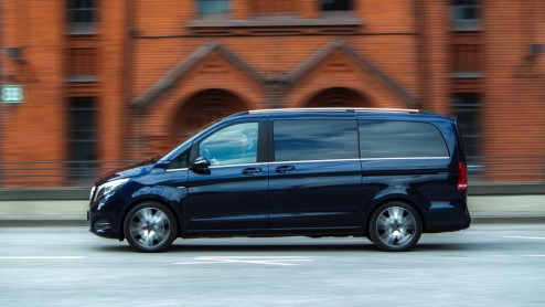 Autotest Mercedes-Benz V 250 BlueTEC, de nieuwe V-Klasse als ruime MPV voor VIP-shuttles en taxi-vervoer.