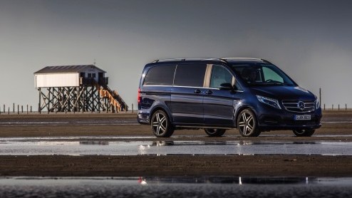 Autotest Mercedes-Benz V 250 BlueTEC, de nieuwe V-Klasse als ruime MPV voor VIP-shuttles en taxi-vervoer.