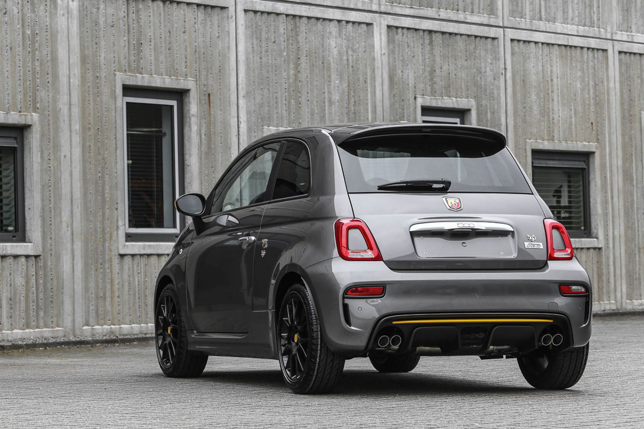 De kleine Abarth 500 komt in een speciale Pista uitvoering naar Nederland. Slechts 18 exemplaren zijn beschikbaar.