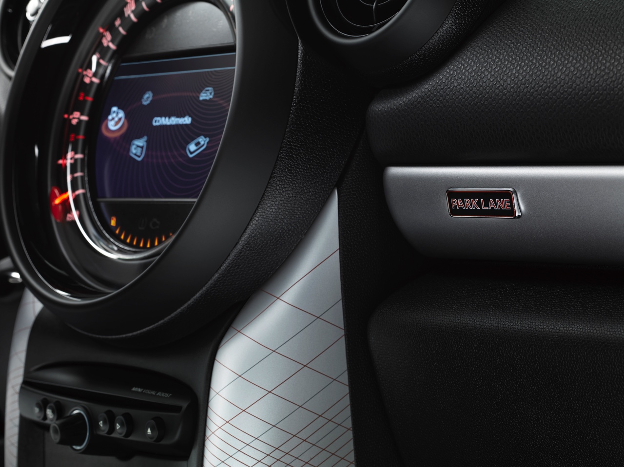Mini Countryman in juli naar Nederland in de exclusieve Park Lane of Park Lane Chili editie, een speciale uitvoering met specifieke in- en exterieurdetails.