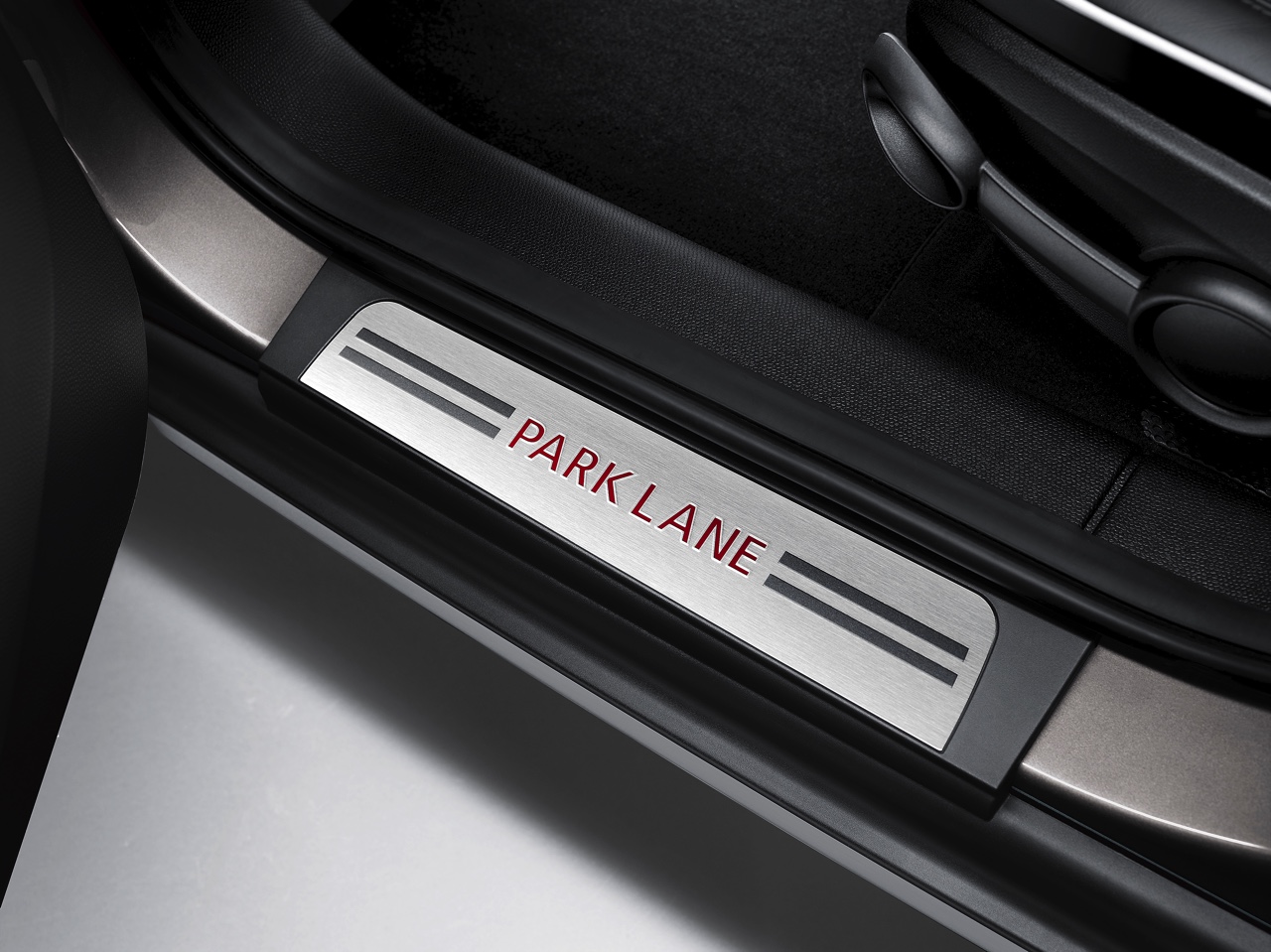 Mini Countryman in juli naar Nederland in de exclusieve Park Lane of Park Lane Chili editie, een speciale uitvoering met specifieke in- en exterieurdetails.