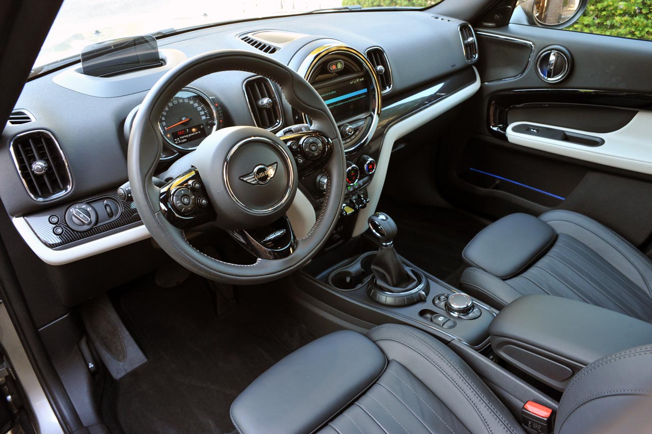 Mini breidt het programma van de Countryman uit met een plug-in hybride. AutoVandaag ging met deze zuinig bedoelde versie op stap.
