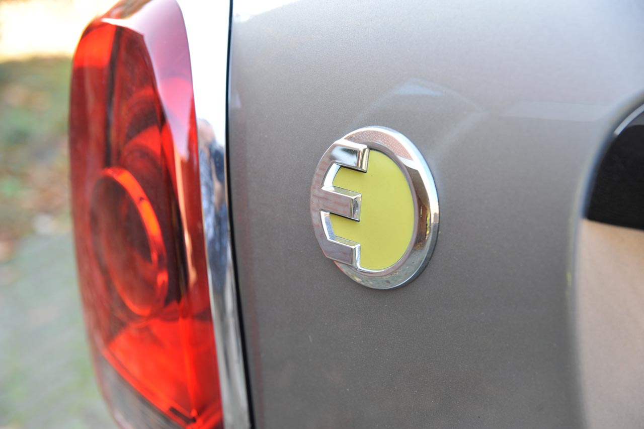 Mini breidt het programma van de Countryman uit met een plug-in hybride. AutoVandaag ging met deze zuinig bedoelde versie op stap.